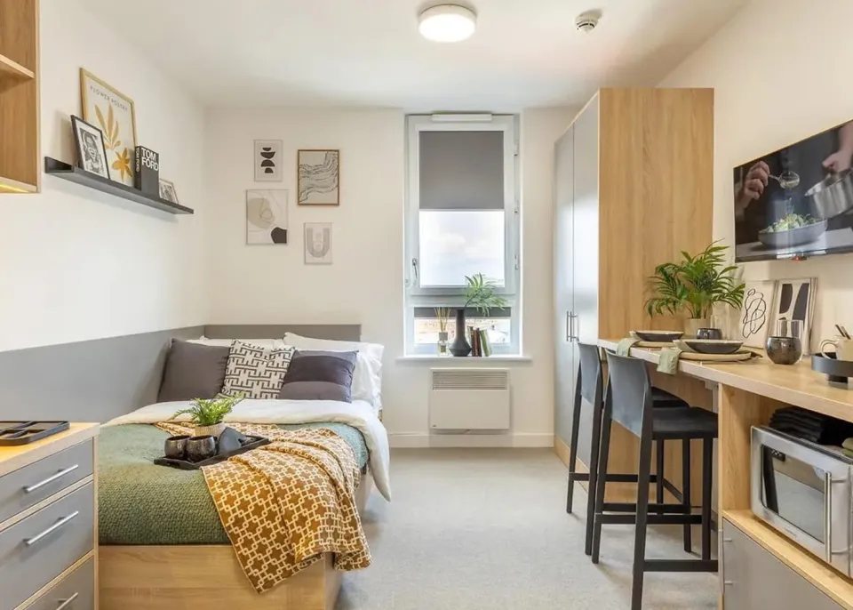 Londonist DMC | Premium Plus Studio