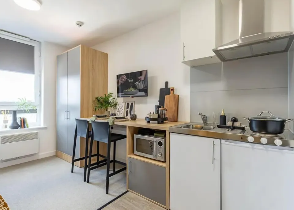 Londonist DMC | Premium Plus Studio