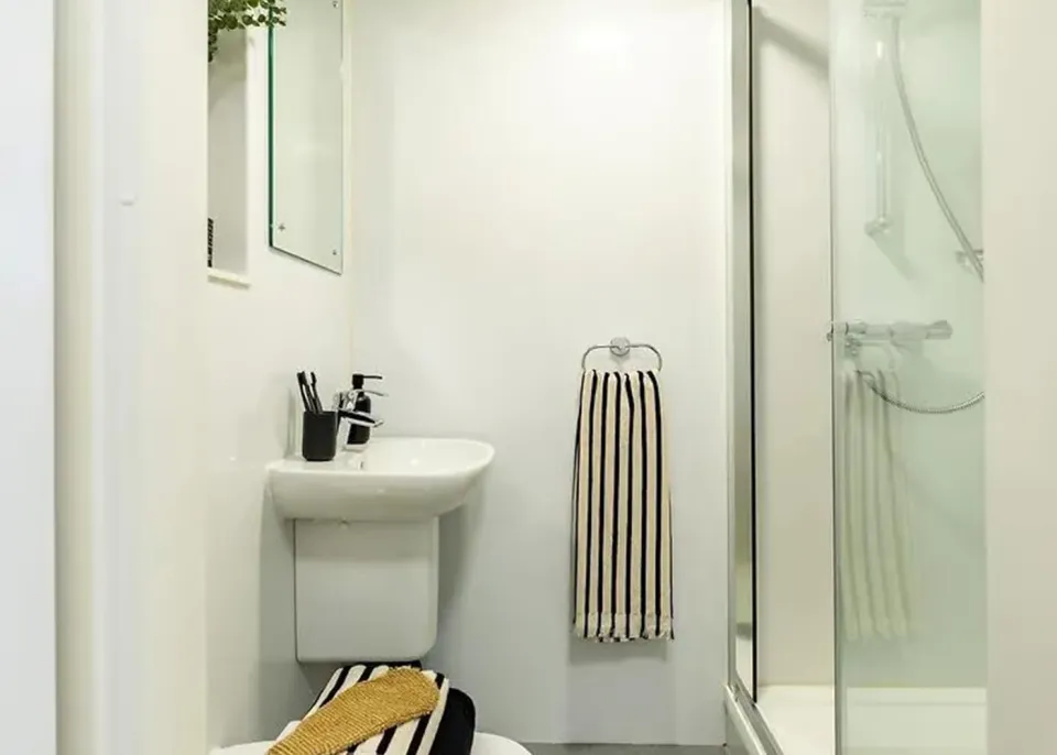 Londonist DMC | Standard Ensuite