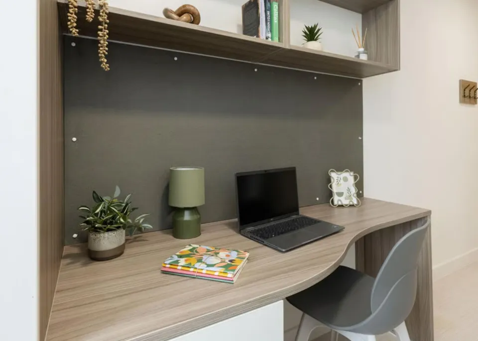 Londonist DMC | Bronze Sky View Ensuite